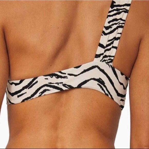 NWT Revolve WeWoreWhat Asymmetrical Crossover Swim Top Size L - Picture 3 of 6